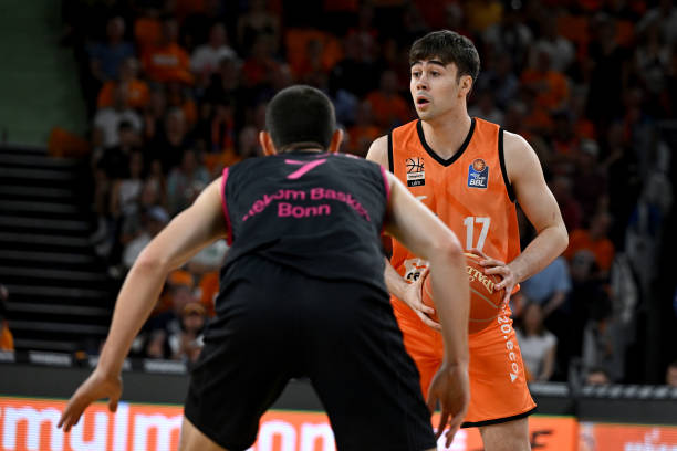 吉鲁曾参加 吉鲁曾参加